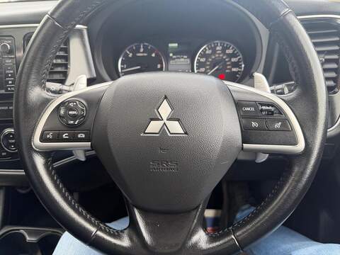 Mitsubishi Outlander 2.2 DI-D GX4 Auto 4WD Euro 5 (s/s) 5dr - U186