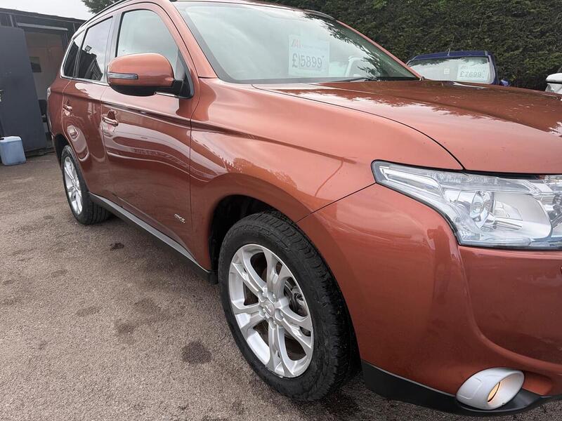 Mitsubishi Outlander 2.2 DI-D GX4 Auto 4WD Euro 5 (s/s) 5dr - U186