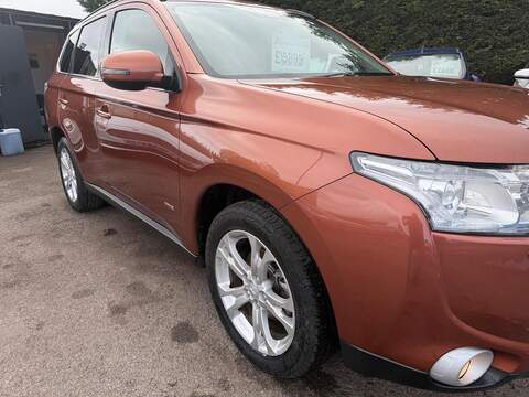 Mitsubishi Outlander 2.2 DI-D GX4 Auto 4WD Euro 5 (s/s) 5dr - U186
