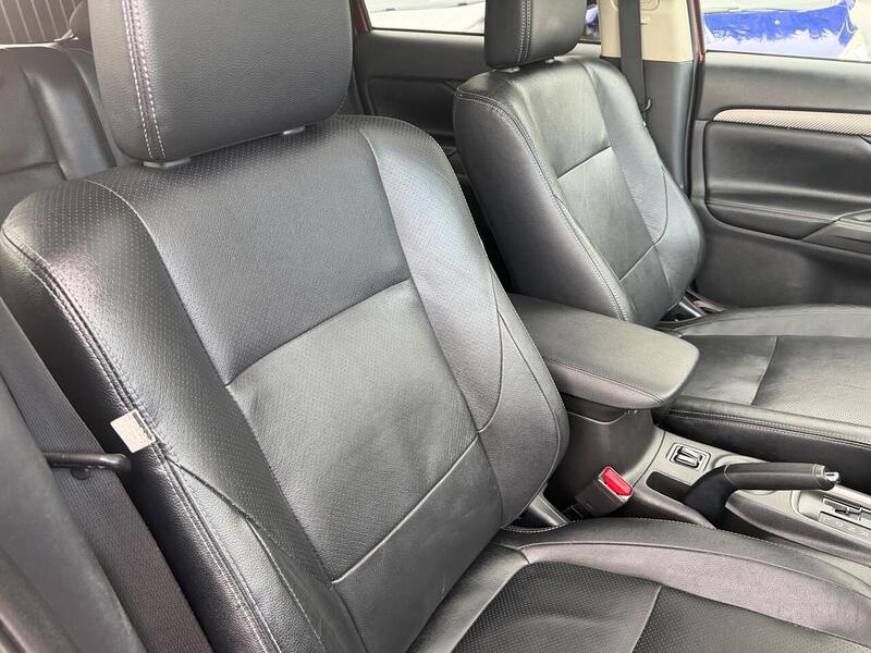Mitsubishi Outlander 2.2 DI-D GX4 Auto 4WD Euro 5 (s/s) 5dr - U186