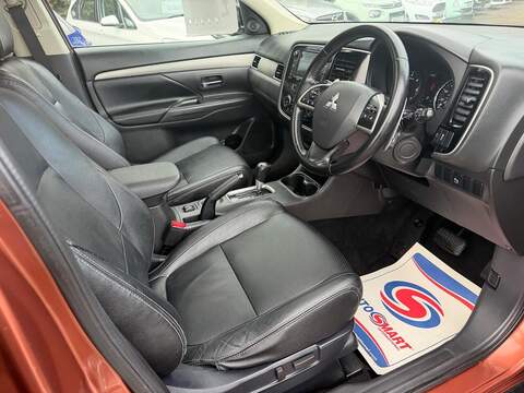 Mitsubishi Outlander 2.2 DI-D GX4 Auto 4WD Euro 5 (s/s) 5dr - U186