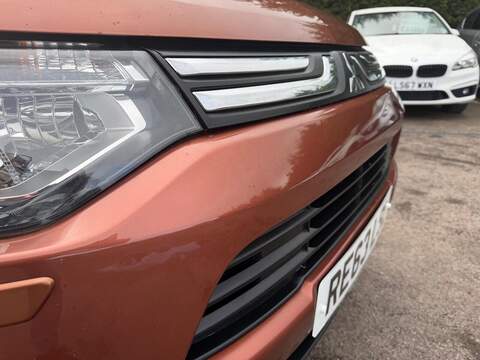 Mitsubishi Outlander 2.2 DI-D GX4 Auto 4WD Euro 5 (s/s) 5dr - U186