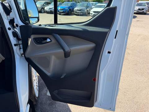 Ford Transit Custom 2.2 TDCi 290 Limited Combi Van 6dr Diesel Manual L1 H1 (191 g/km, 153 bhp) - U197