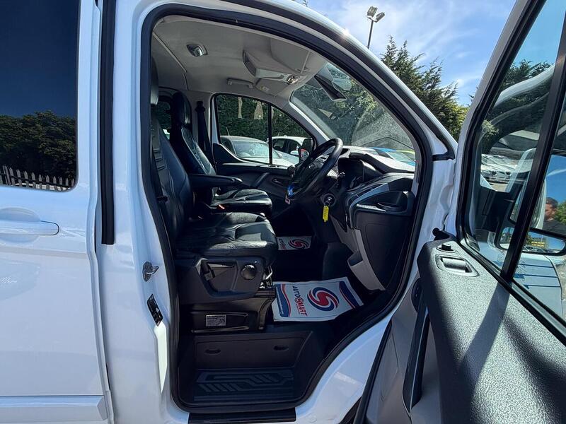 Ford Transit Custom 2.2 TDCi 290 Limited Combi Van 6dr Diesel Manual L1 H1 (191 g/km, 153 bhp) - U197