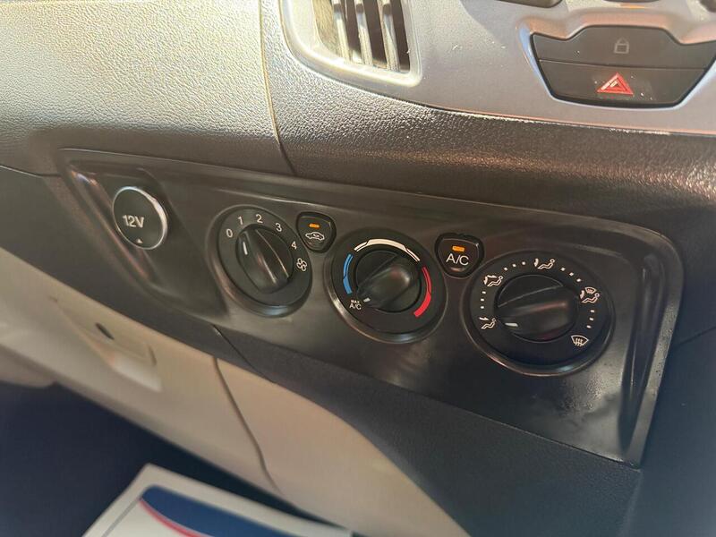 Ford Transit Custom 2.2 TDCi 290 Limited Combi Van 6dr Diesel Manual L1 H1 (191 g/km, 153 bhp) - U197