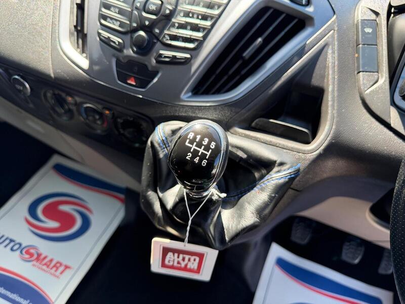Ford Transit Custom 2.2 TDCi 290 Limited Combi Van 6dr Diesel Manual L1 H1 (191 g/km, 153 bhp) - U197