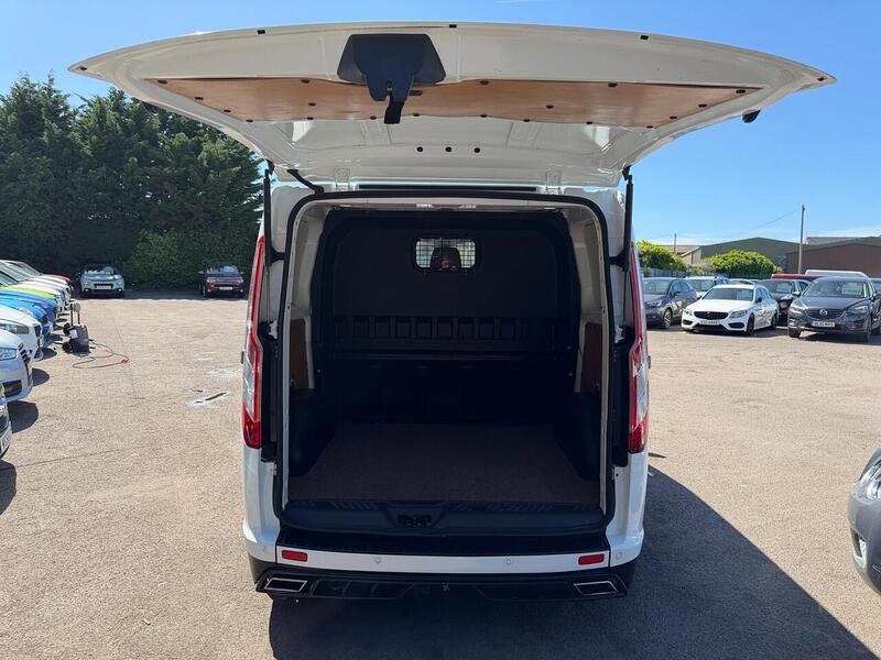 Ford Transit Custom 2.2 TDCi 290 Limited Combi Van 6dr Diesel Manual L1 H1 (191 g/km, 153 bhp) - U197