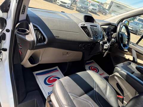 Ford Transit Custom 2.2 TDCi 290 Limited Combi Van 6dr Diesel Manual L1 H1 (191 g/km, 153 bhp) - U197
