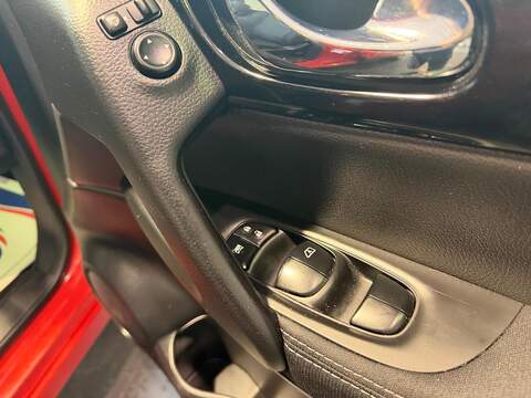 Nissan Qashqai 1.5 dCi N-Connecta 2WD Euro 6 (s/s) 5dr - U215
