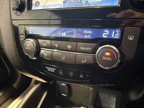Nissan Qashqai 1.5 dCi N-Connecta 2WD Euro 6 (s/s) 5dr - U215