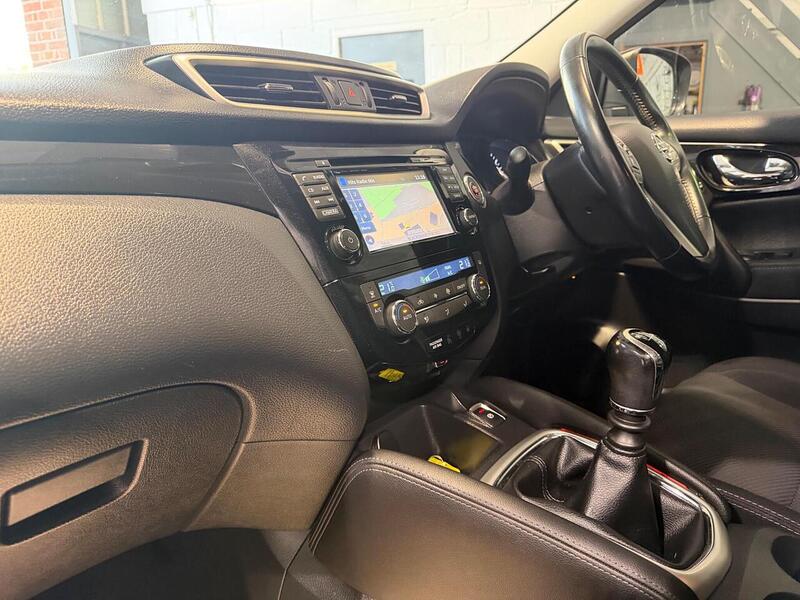 Nissan Qashqai 1.5 dCi N-Connecta 2WD Euro 6 (s/s) 5dr - U215
