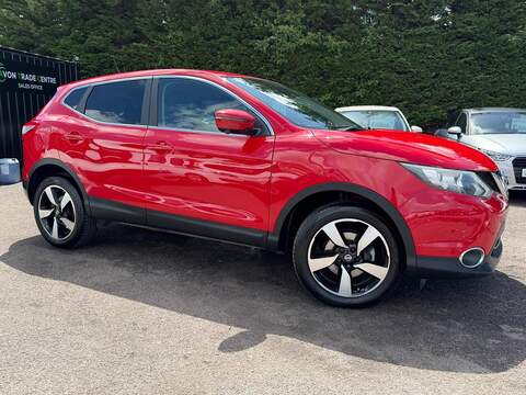 Nissan Qashqai Qashqai Tekna SUV 1 Manual Petrol