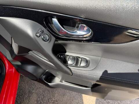 Nissan Qashqai 1.5 dCi N-Connecta 2WD Euro 6 (s/s) 5dr - U215