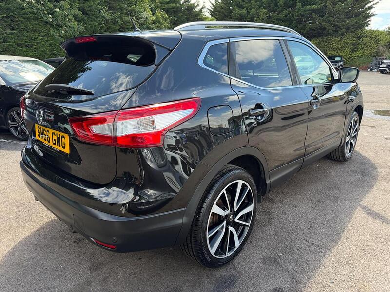 Nissan Qashqai 1.2 DIG-T Tekna 2WD Euro 6 (s/s) 5dr - U216