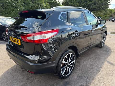 Nissan Qashqai 1.2 DIG-T Tekna 2WD Euro 6 (s/s) 5dr - U216
