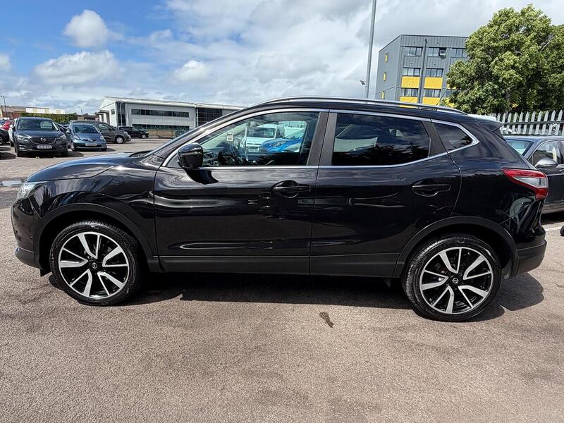 Nissan Qashqai 1.2 DIG-T Tekna 2WD Euro 6 (s/s) 5dr - U216