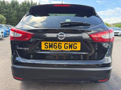 Nissan Qashqai 1.2 DIG-T Tekna 2WD Euro 6 (s/s) 5dr - U216