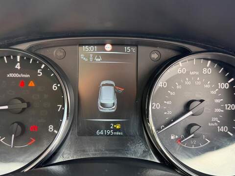 Nissan Qashqai 1.2 DIG-T Tekna 2WD Euro 6 (s/s) 5dr - U216
