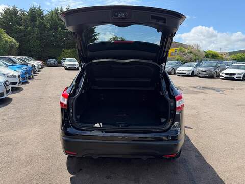 Nissan Qashqai 1.2 DIG-T Tekna 2WD Euro 6 (s/s) 5dr - U216