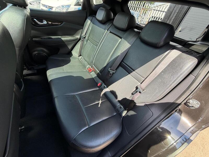 Nissan Qashqai 1.2 DIG-T Tekna 2WD Euro 6 (s/s) 5dr - U216