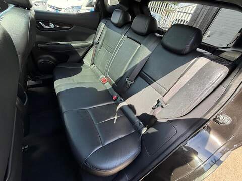 Nissan Qashqai 1.2 DIG-T Tekna 2WD Euro 6 (s/s) 5dr - U216
