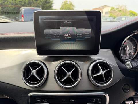 Mercedes-Benz GLA 2.1 GLA200d AMG Line (Premium Plus) Euro 6 (s/s) 5dr - U224