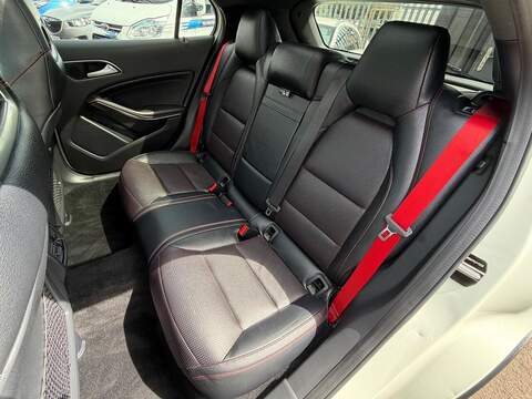 Mercedes-Benz GLA 2.1 GLA200d AMG Line (Premium Plus) Euro 6 (s/s) 5dr - U224