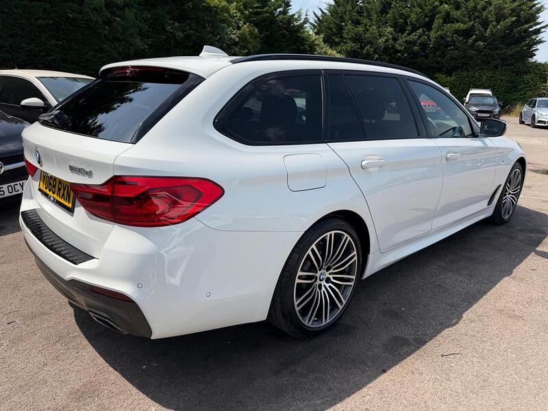 BMW 5 Series 2.0 520d M Sport Touring Auto xDrive Euro 6 (s/s) 5dr - U227