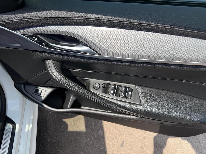 BMW 5 Series 2.0 520d M Sport Touring Auto xDrive Euro 6 (s/s) 5dr - U227
