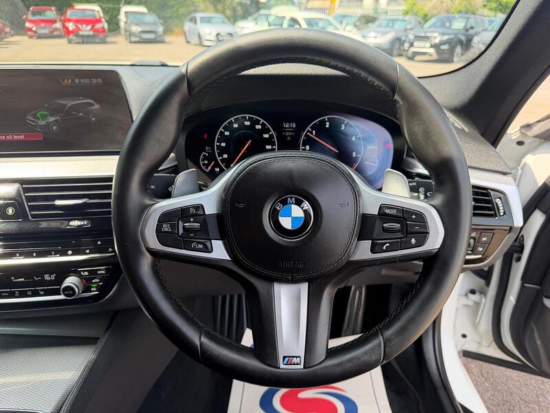 BMW 5 Series 2.0 520d M Sport Touring Auto xDrive Euro 6 (s/s) 5dr - U227