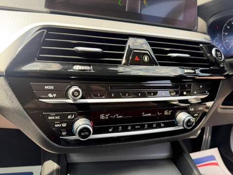 BMW 5 Series 2.0 520d M Sport Touring Auto xDrive Euro 6 (s/s) 5dr - U227