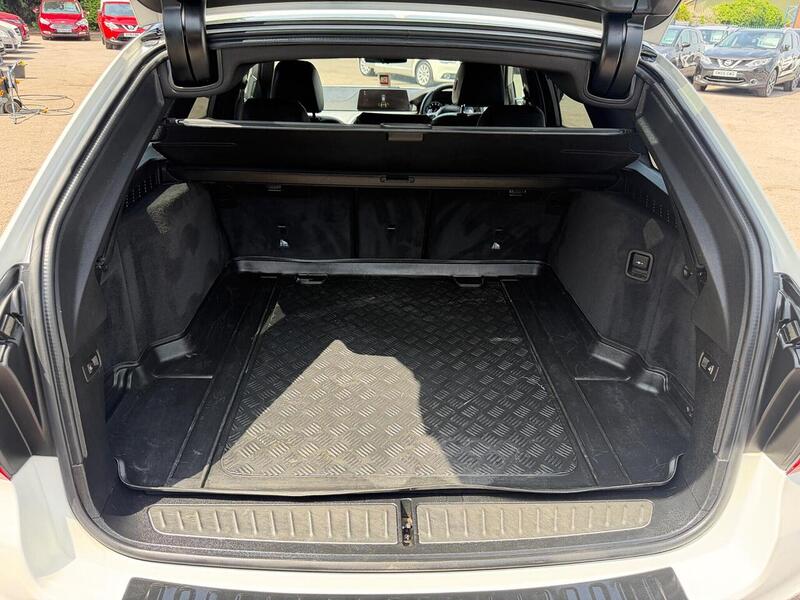 BMW 5 Series 2.0 520d M Sport Touring Auto xDrive Euro 6 (s/s) 5dr - U227