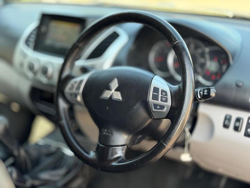 Mitsubishi L200 2.5 DI-D Barbarian 4WD Euro 5 4dr (LB) - U234
