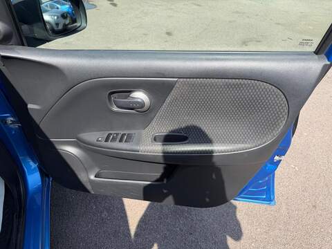 Nissan Note 1.6 16v SE Hatchback 5dr Petrol Automatic (166 g/km, 109 bhp) - U238