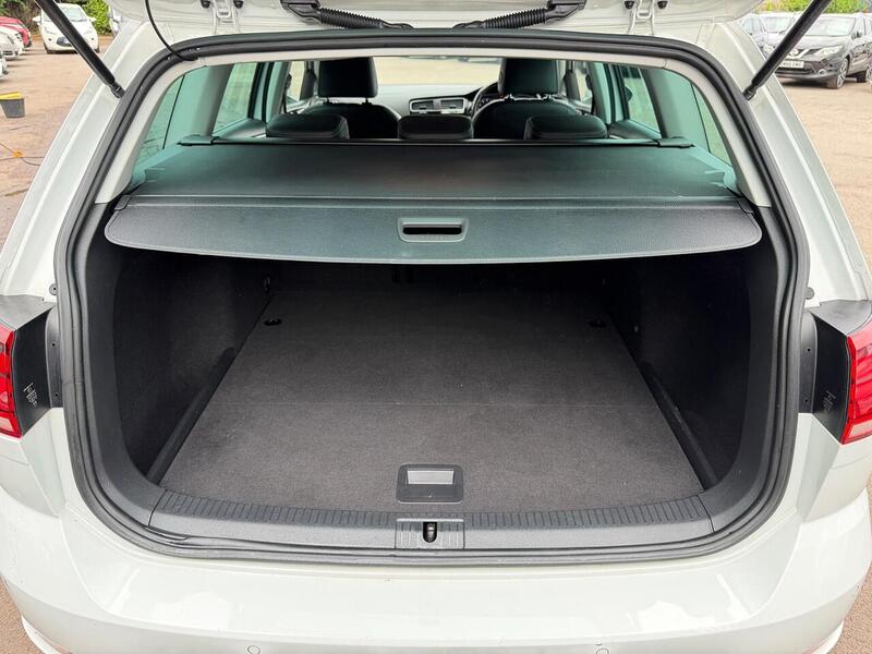 Volkswagen Golf VW GOLF 1.4 TSI (NON UK) DSG Estate - U242