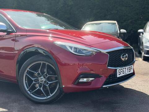 Infiniti Q30 2.2d Premium Tech DCT AWD Euro 6 (s/s) 5dr - U244