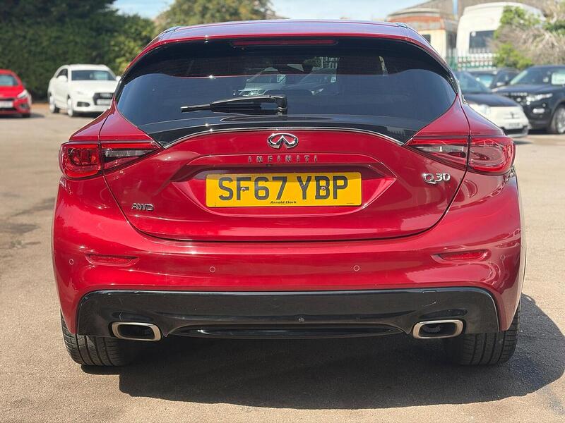 Infiniti Q30 2.2d Premium Tech DCT AWD Euro 6 (s/s) 5dr - U244