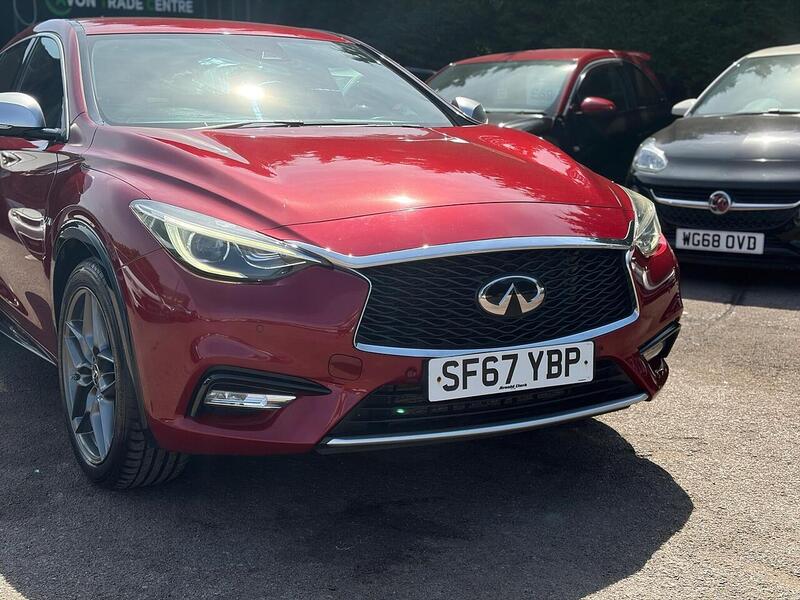 Infiniti Q30 2.2d Premium Tech DCT AWD Euro 6 (s/s) 5dr - U244