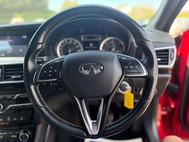 Infiniti Q30 2.2d Premium Tech DCT AWD Euro 6 (s/s) 5dr - U244