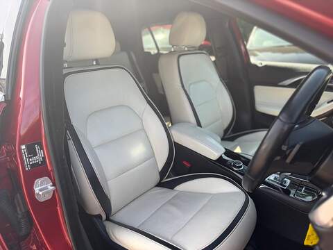 Infiniti Q30 2.2d Premium Tech DCT AWD Euro 6 (s/s) 5dr - U244