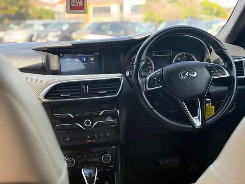 Infiniti Q30 2.2d Premium Tech DCT AWD Euro 6 (s/s) 5dr - U244