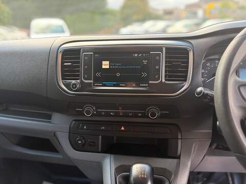Peugeot Expert 1.5 BlueHDi 1000 Professional Compact Panel Van SWB Euro 6 (s/s) 6dr - U260
