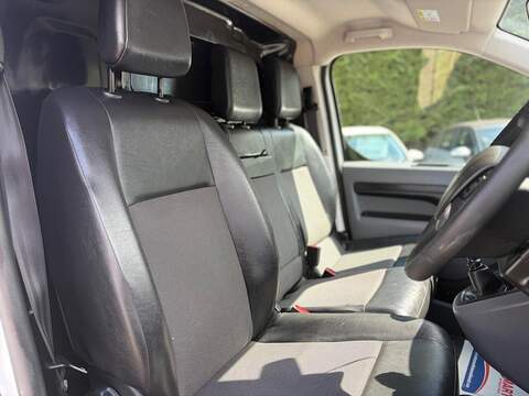 Peugeot Expert 1.5 BlueHDi 1000 Professional Compact Panel Van SWB Euro 6 (s/s) 6dr - U260