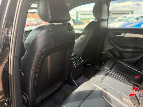 Audi Q5 2.0 TDI S line Plus S Tronic quattro Euro 5 (s/s) 5dr - U273