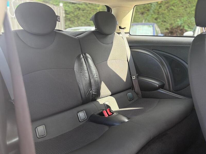 MINI Hatch 1.6 Cooper Euro 5 (s/s) 3dr - U275