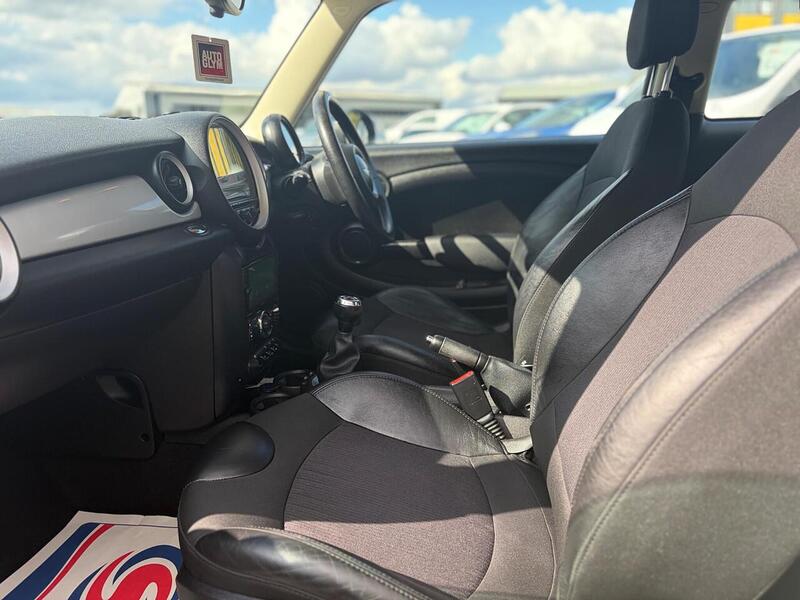MINI Hatch 1.6 Cooper Euro 5 (s/s) 3dr - U275