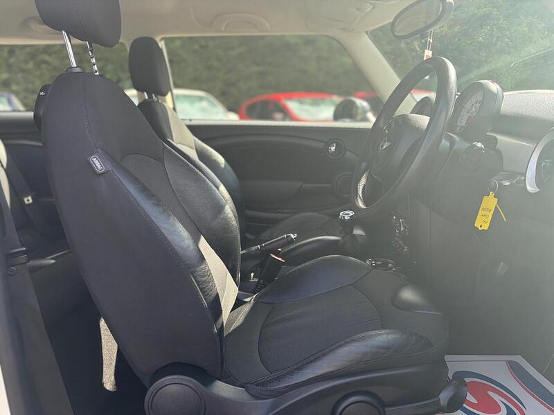 MINI Hatch 1.6 Cooper Euro 5 (s/s) 3dr - U275