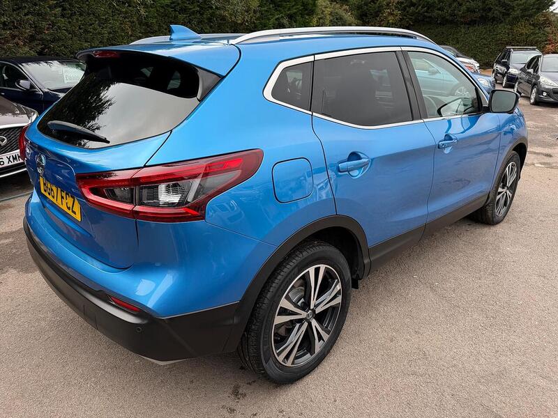 Nissan Qashqai Qashqai 1.6 DIG-T N-Connecta Euro 6 (s/s) 5dr - U32