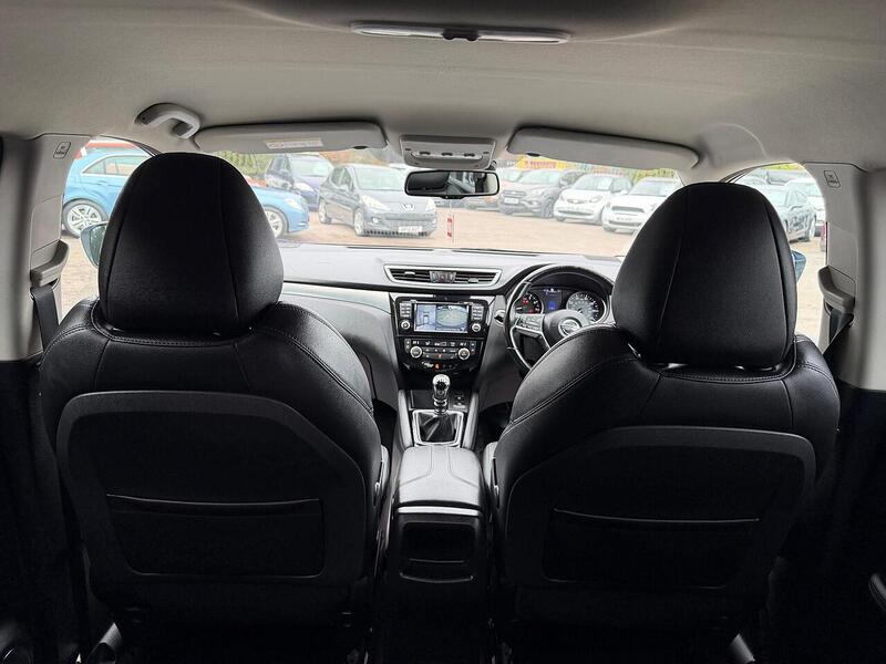 Nissan Qashqai Qashqai 1.6 DIG-T N-Connecta Euro 6 (s/s) 5dr - U32