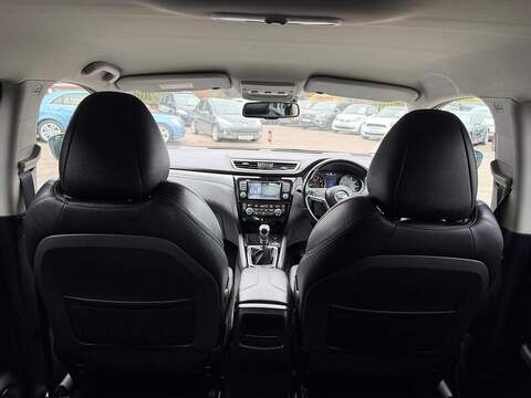 Nissan Qashqai Qashqai 1.6 DIG-T N-Connecta Euro 6 (s/s) 5dr - U32